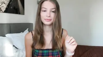 sweetestmary Sexy Krala shows a gorgeous body.