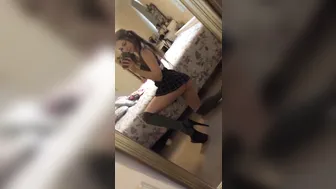 Oreob4by Spectacular bitch jerks off juicy pussy