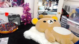 Lana_Rain Busty cockroach dancing striptease