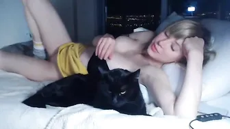 alexis Cute girl masturbates cunt at the wheel