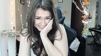 sashabae Graceful devil pokes fingers in pussy