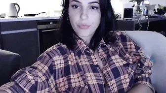 misskreazy Kralia in stockings intensely fingering vagina