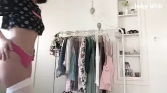 Indigowhite Hot babe masturbates with sex toy