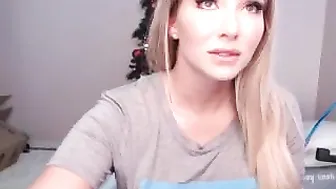 harli_lotts Wonderful bitch hammering both holes