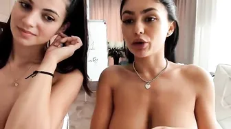 emmazing Naughty kurva masturbates pussy
