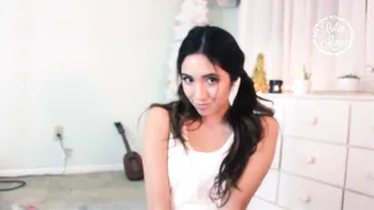 Robin_Mae Exciting trash boasts a body