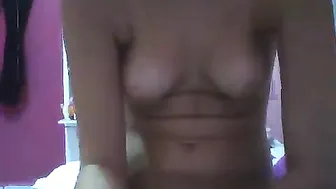 Meninafofaa Busty babe twirls big ass