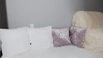 Lilcanadiangirl pink pussy fuck