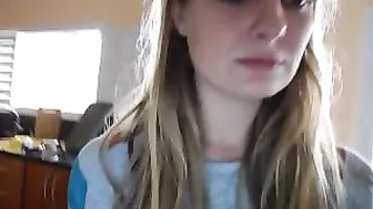 veronica_omg Cute girl riding a sex toy