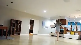veronica_omg Cute girl riding a sex toy