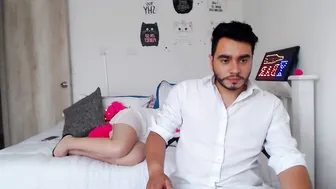 stepbrothers_usa Skinny pussy caresses shaved pussy