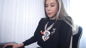 slimmsexx69 Dark haired passion poses in lingerie