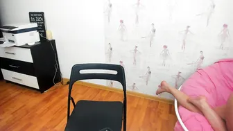 hornydevilsx Putana fingers her pussy