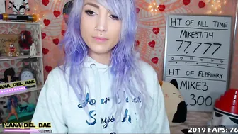 lana_del_bae Cute lady undresses in front of the camera