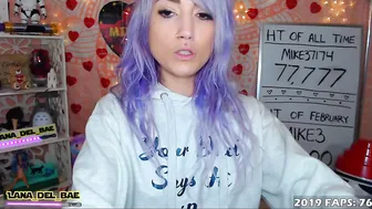 lana_del_bae Cute lady undresses in front of the camera