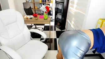 secretaryhot95 Shy slut pulls juicy cunt