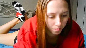 pingv Skinny lady jerking pussy with dildos