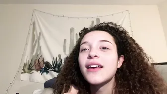 violetnantonio69 Hot bitch passionately pulls pussy