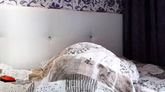 Hotfallingdevil Exquisite woman fucks herself