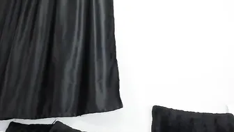 BELLA_BITCH Gorgeous queen caresses pussy