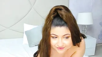 SamySamSamX Busty naughty babe caresses shaved pussy