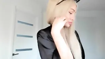 Blond_Cat Sweet bitch masturbating