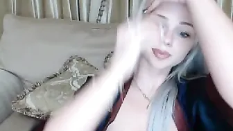 PureDoll showed juicy buns