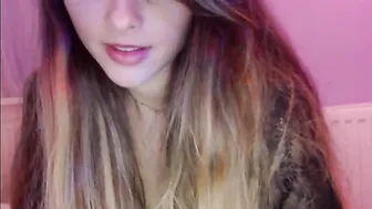 stacy_doll Red-haired schoolgirl caresses shaved cunt