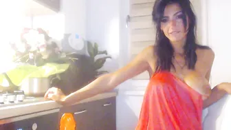 ellevensky Delicious slut fucks her cunt
