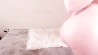foreverryoursbaby Beauty in stockings fucks both holes