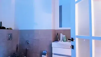 anna_sabotage Hot beast jerking her shaved cunt