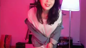 sweetariaa A cool lady is dancing a striptease slowly