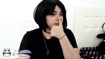 nicolle_bunny Busty chick fucks herself with a dildo