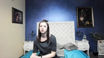 emesse Buxom fucks pussy with phallus