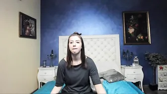 emesse Buxom fucks pussy with phallus
