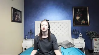 emesse Buxom fucks pussy with phallus