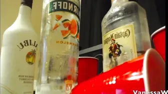 VanessaW Gorgeous mother jerking off her vagina