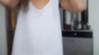 nona_luuu Cute bitch pulls pussy