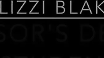 Lizzi_Blake chick chats in fries