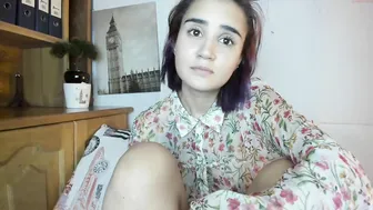 sugar_troubl5 Beautiful bitch jerks off by a dildo