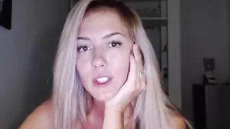 7kira7 Exquisite passion rubs pussy