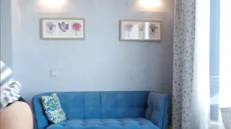 yana_lolita Hot bitch gently fucks sex toy