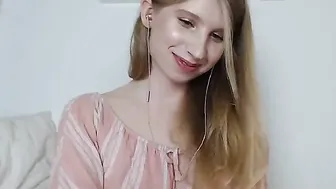 visceratio Impressive woman smacking her pussy