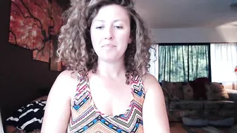 roxyrolla Juicy slut gets fucked by strap-on