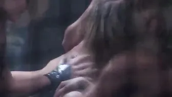 Lea_De_Mae A hot bitch jumps on a sex toy
