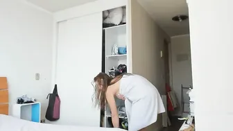 yeeesyeeesyeees Awesome bitch seduces with beautiful forms