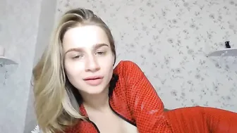 sexwithlelya69 Sexy babe nasal shaved holes