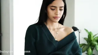 everlenn Delightful beauty fucks a shaved vagina