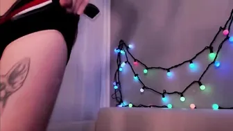 DONTKILLMVIBE Ardent hottie masturbates with a pussy