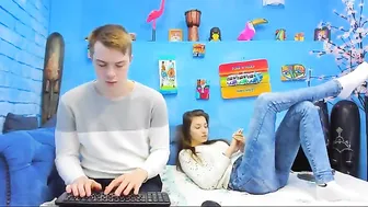 urnaughtyfoxes gets an orgasm from jerking